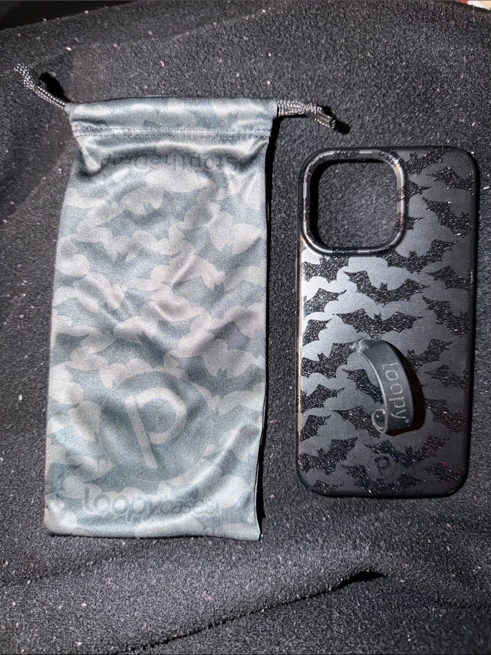 Loopy Case black glitter bats